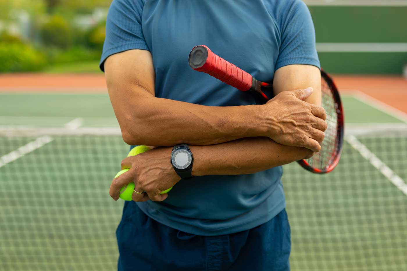 Hulp-bij-een-tennisarm